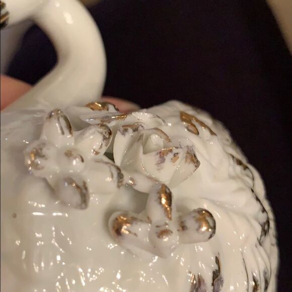 Vtg 60’s Brinn’s porcelain swan with gold details - Picture 7 of 7